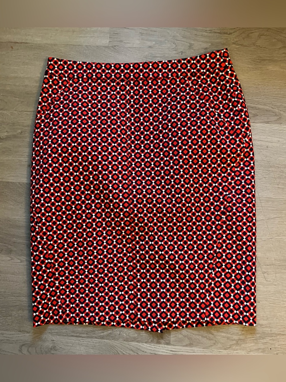 Size 6 Petite Ann Taylor Red Geometric Pencil Skirt